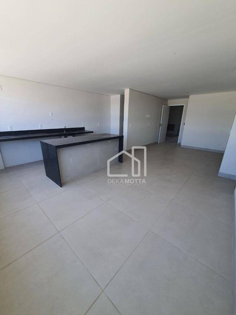 Apartamento à venda com 3 quartos, 97m² - Foto 4