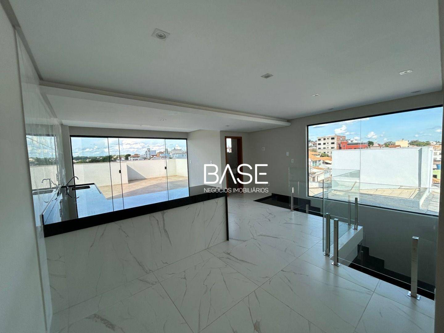 Cobertura, 3 quartos, 205 m² - Foto 4