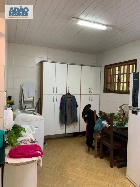 Casa à venda com 5 quartos, 142m² - Foto 12