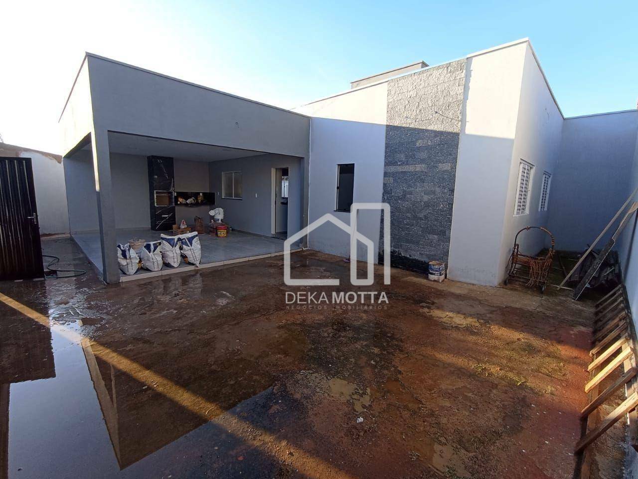 Casa à venda com 2 quartos, 105m² - Foto 1