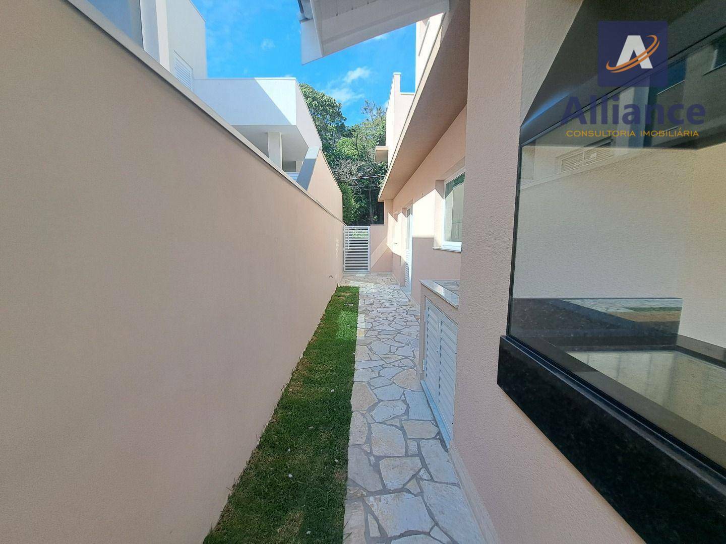 Casa de Condomínio à venda com 3 quartos, 266m² - Foto 25