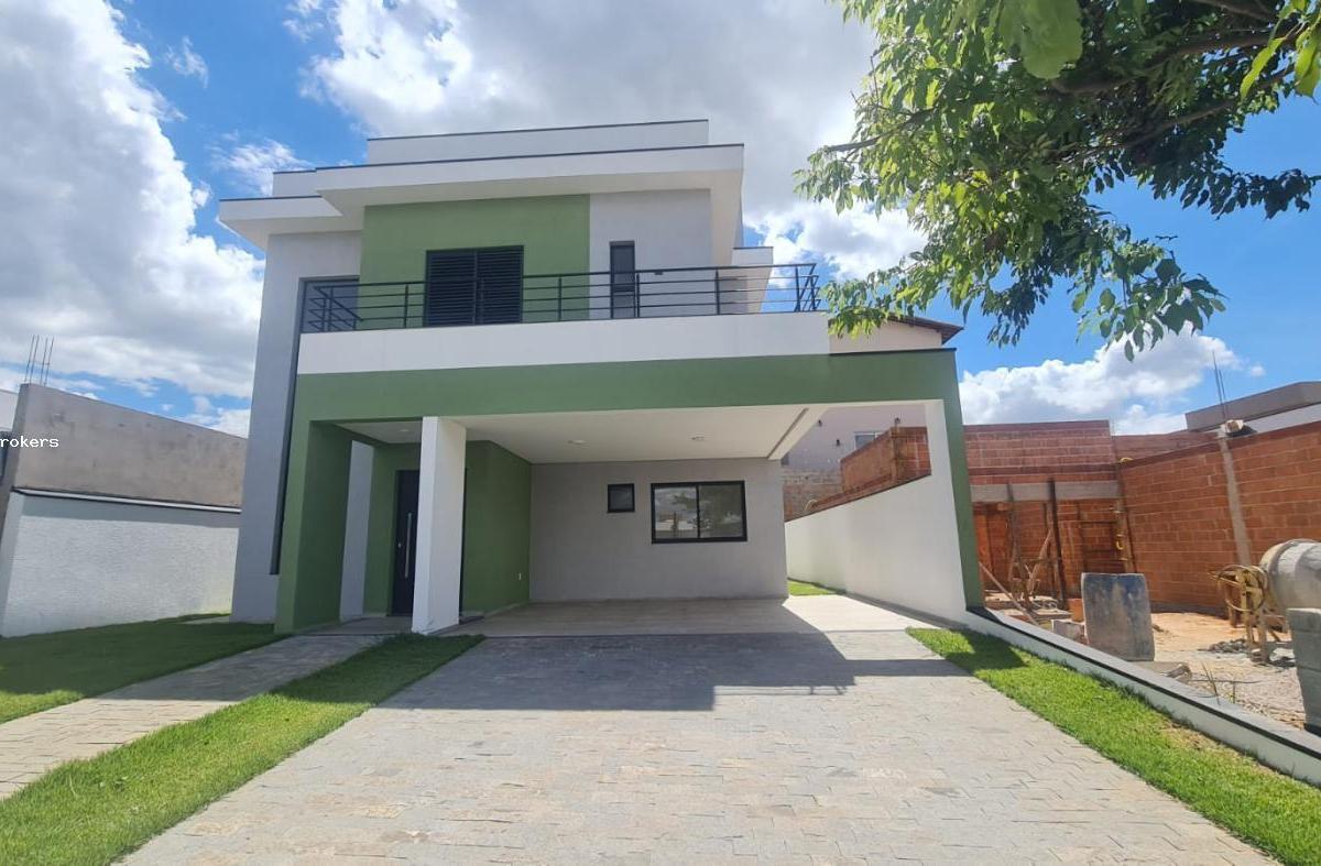 Sobrado à venda com 3 quartos, 300m² - Foto 1