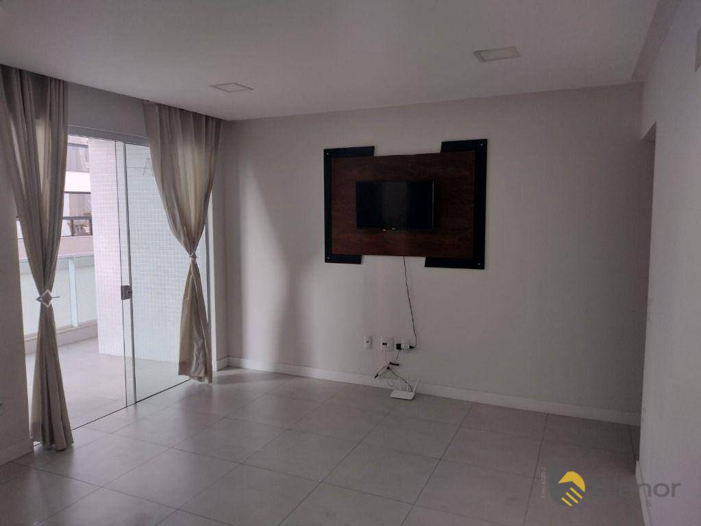 Apartamento à venda com 3 quartos, 118m² - Foto 3