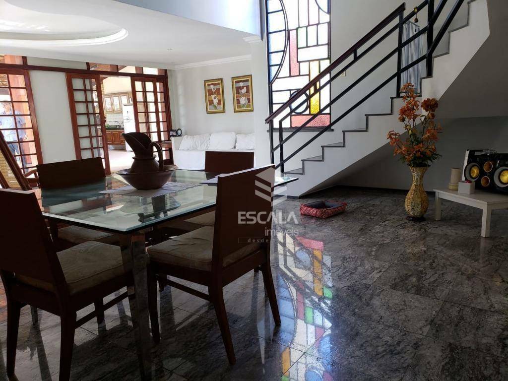 Casa à venda com 3 quartos, 327m² - Foto 11