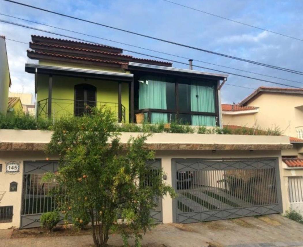 Casa para alugar com 4 quartos, 460m² - Foto 1