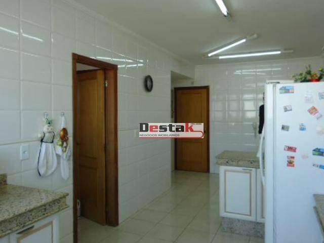 Apartamento à venda com 4 quartos, 235m² - Foto 13