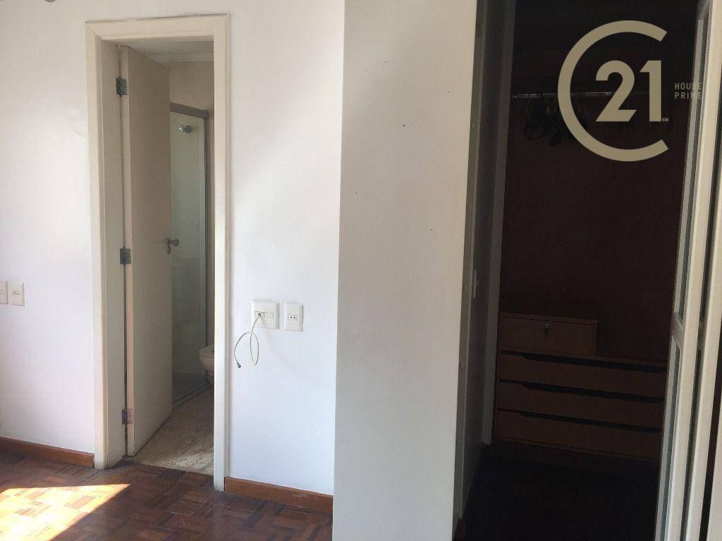 Apartamento para alugar com 3 quartos, 204m² - Foto 29