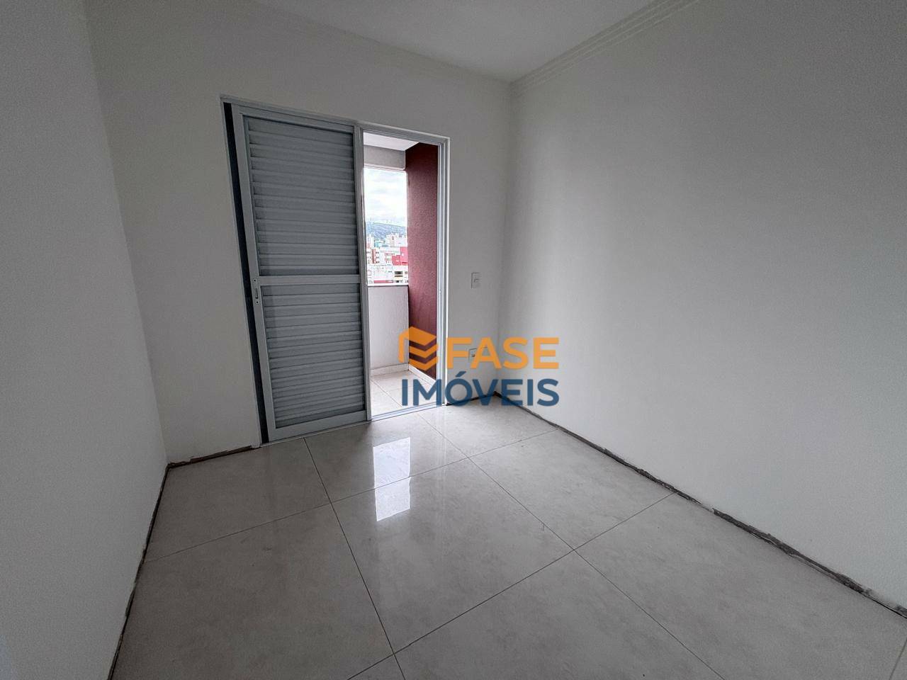 Apartamento à venda com 4 quartos, 101m² - Foto 8