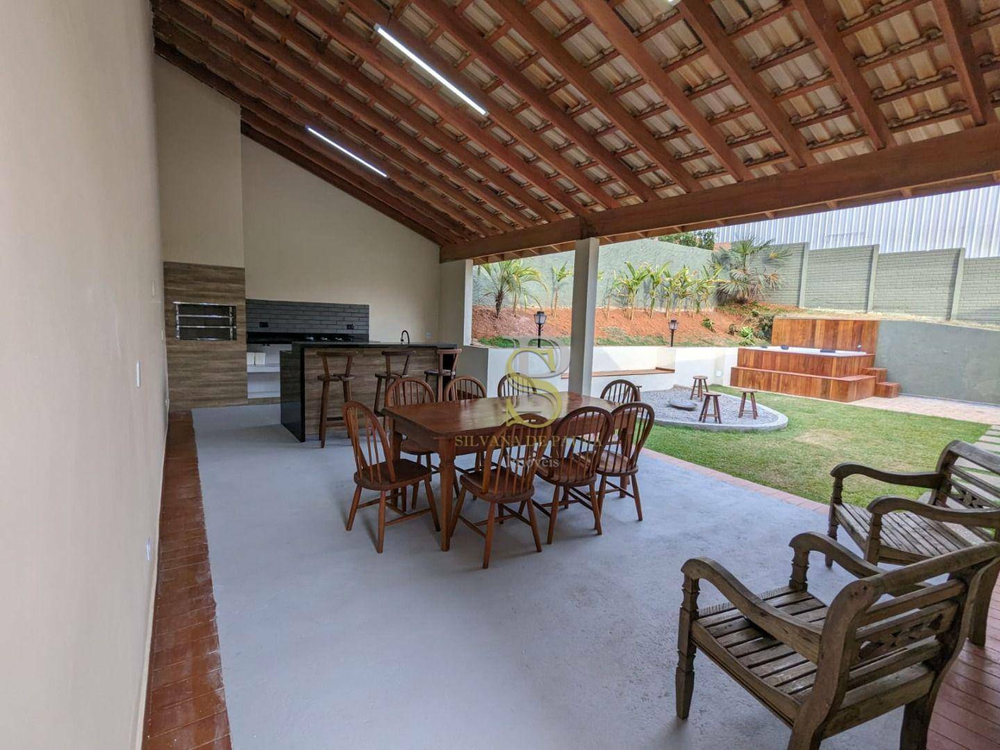 Casa à venda com 3 quartos, 211m² - Foto 7