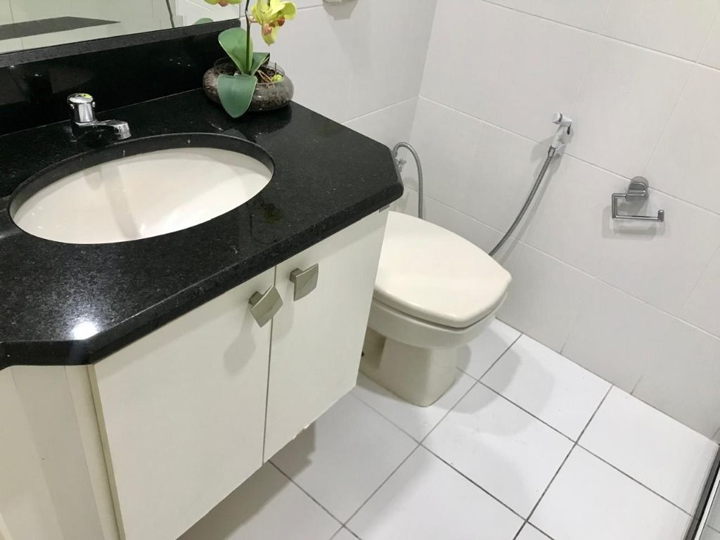 Apartamento para alugar com 2 quartos, 75m² - Foto 7