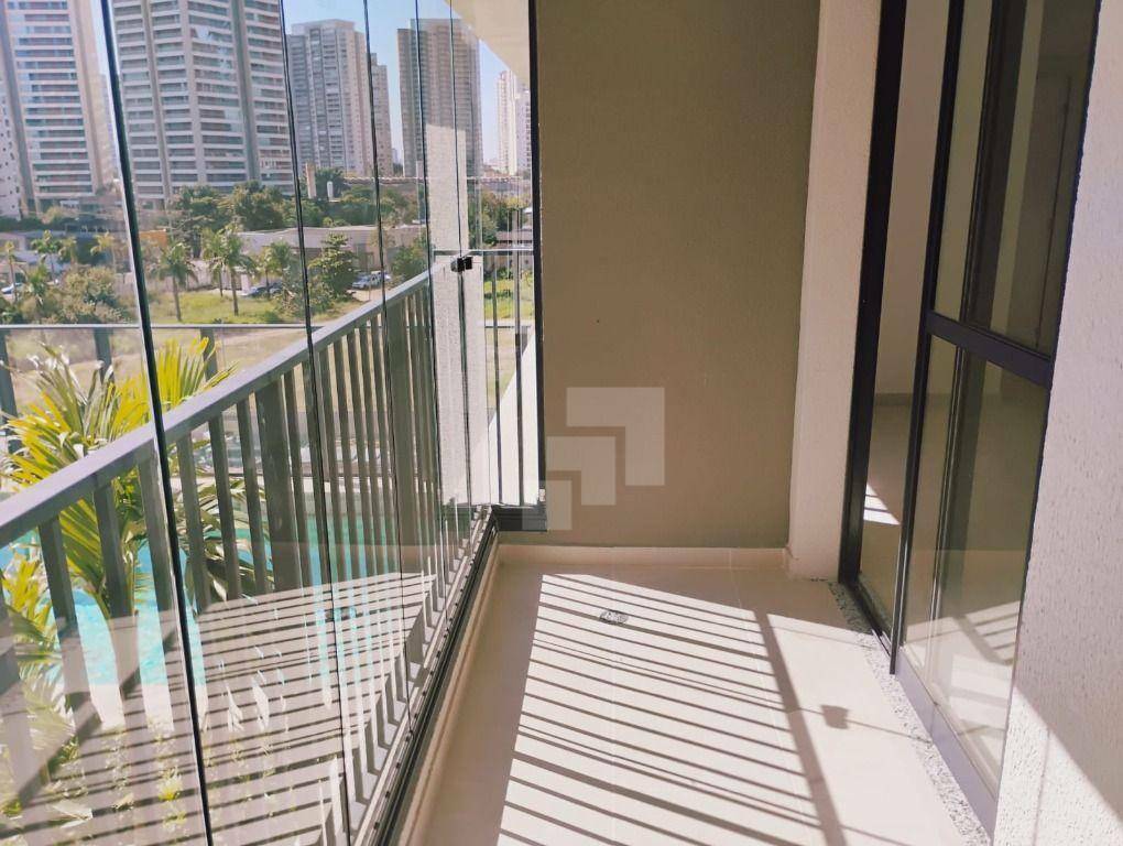 Apartamento para alugar com 2 quartos, 68m² - Foto 40