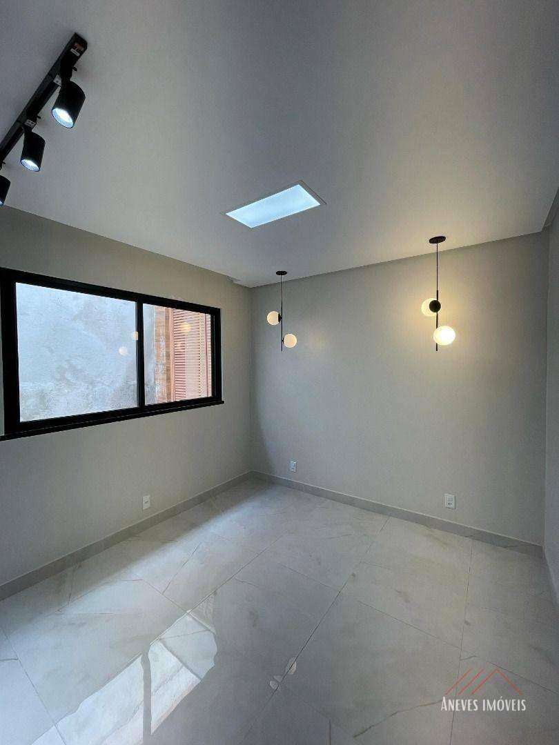 Casa de Condomínio à venda com 3 quartos, 220m² - Foto 4