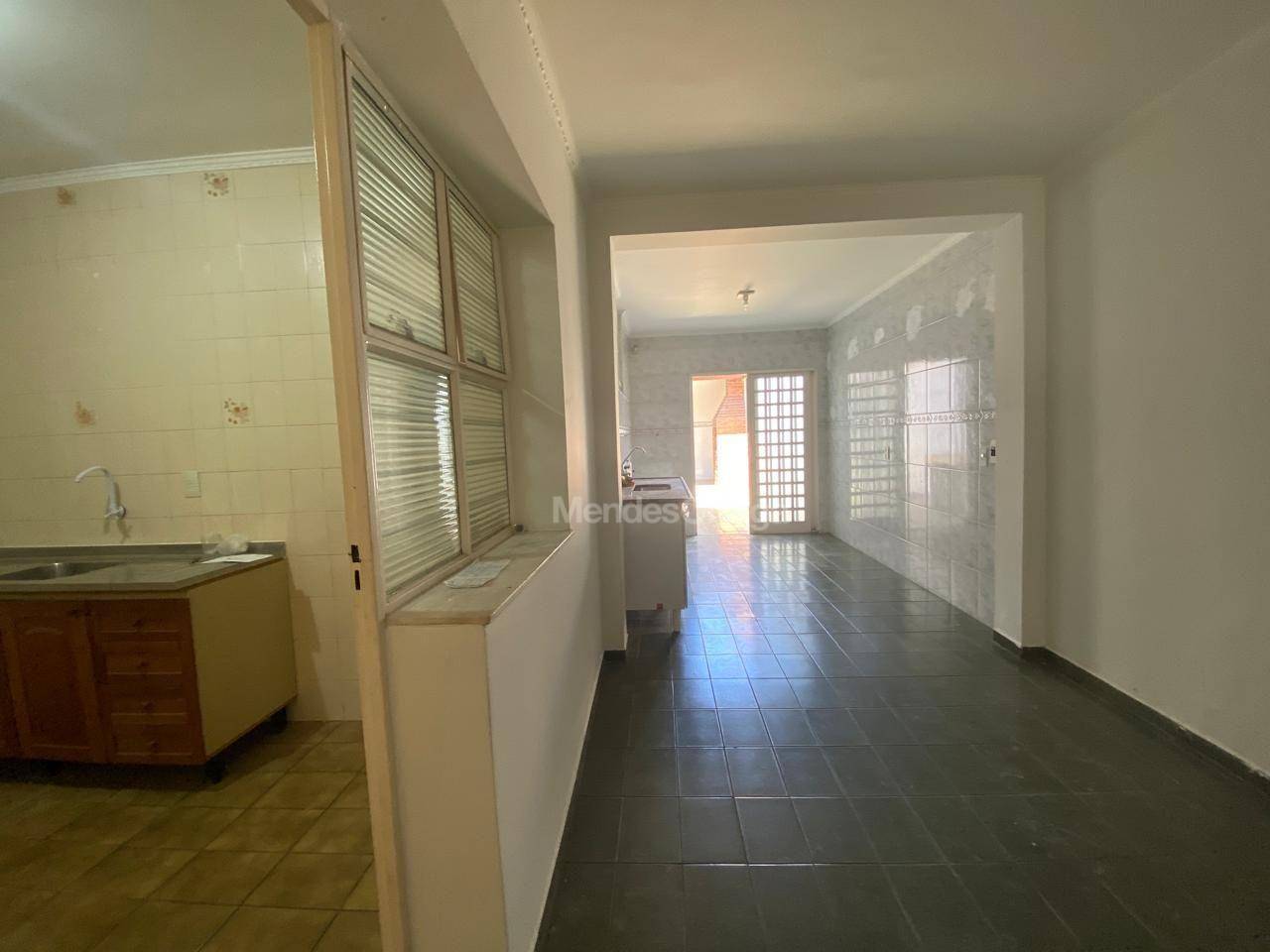 Casa para alugar com 3 quartos, 255m² - Foto 37