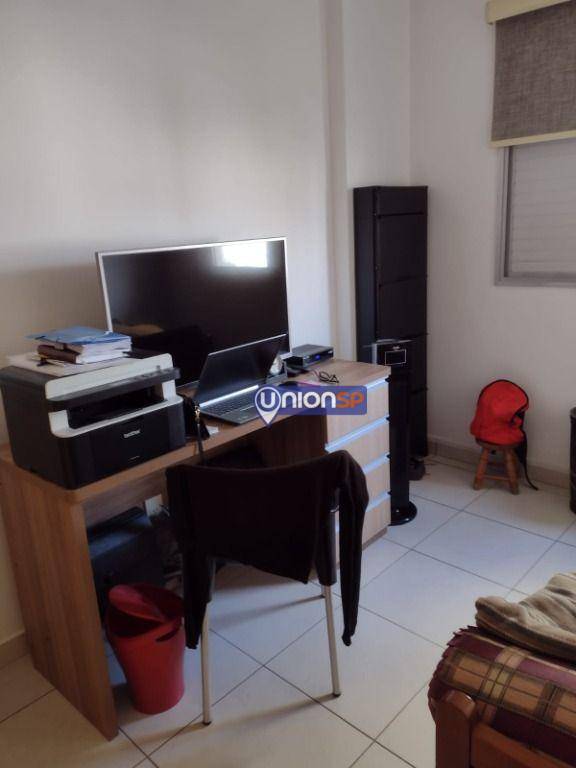 Apartamento à venda com 2 quartos, 68m² - Foto 4