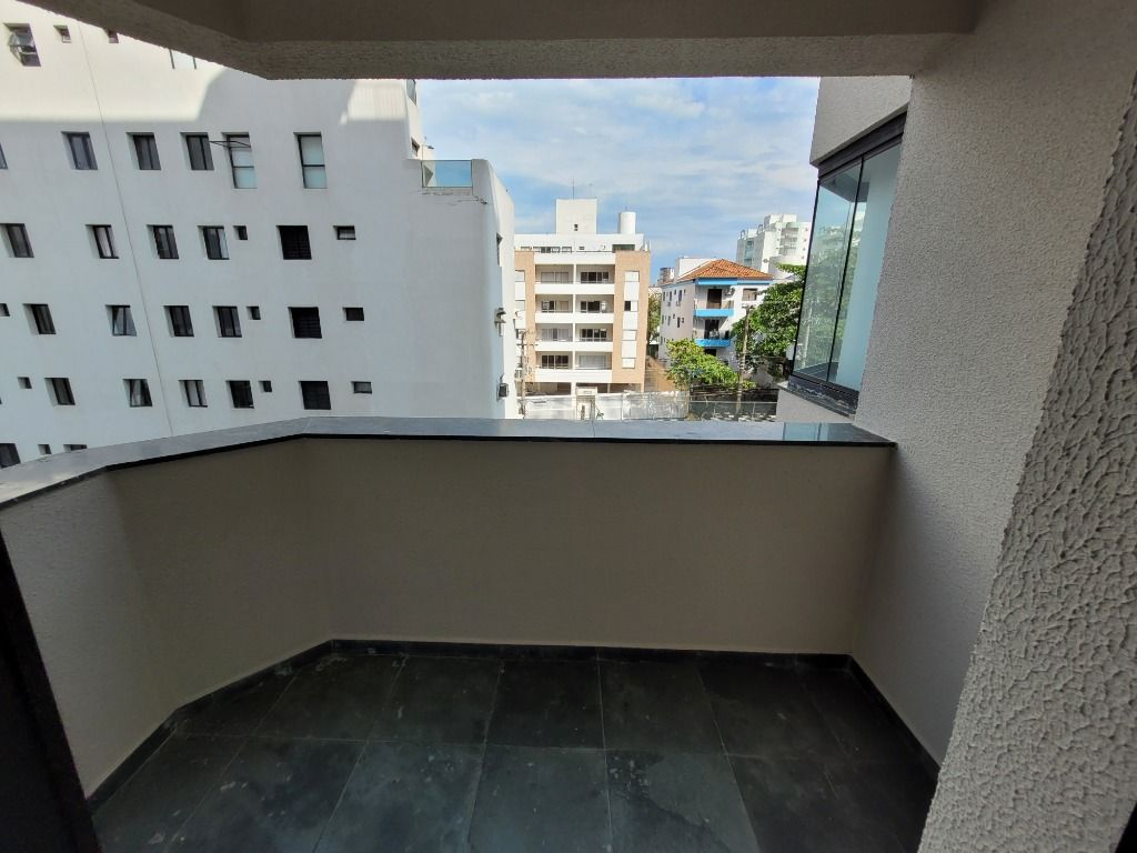 Apartamento à venda com 2 quartos, 72m² - Foto 6