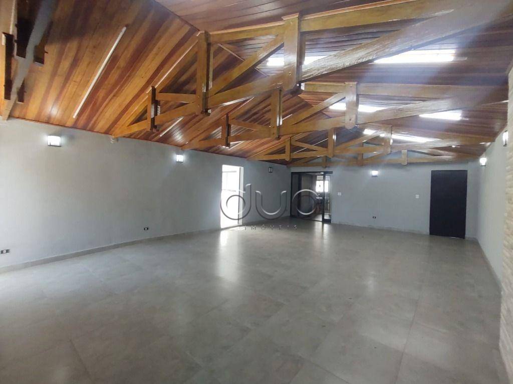 Casa à venda e aluguel com 3 quartos, 288m² - Foto 3