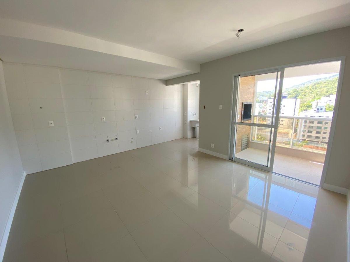 Apartamento à venda com 2 quartos, 75m² - Foto 2