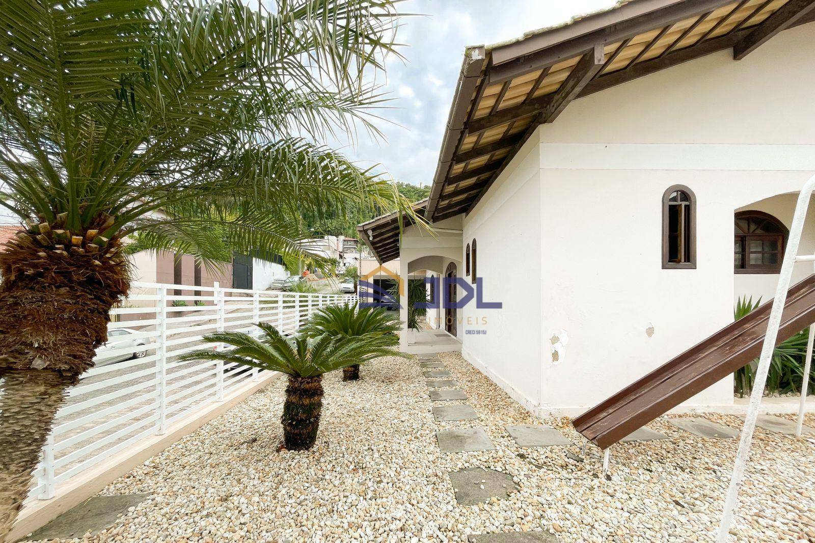 Casa à venda com 4 quartos, 242m² - Foto 6