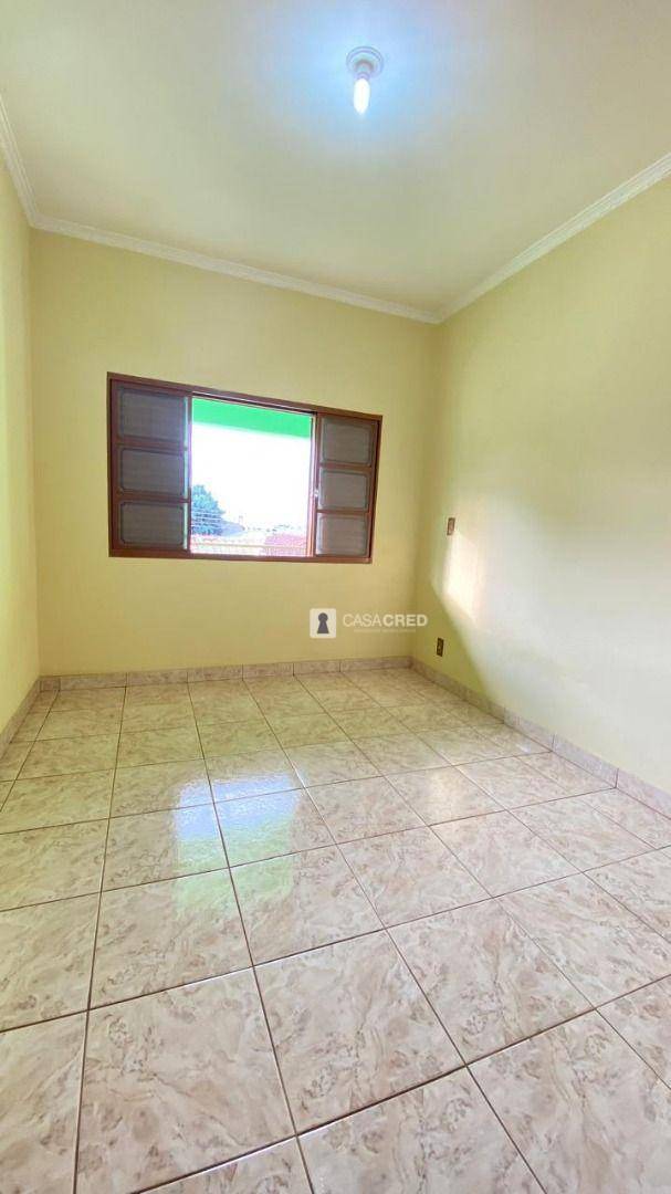Casa à venda e aluguel com 3 quartos, 200m² - Foto 12