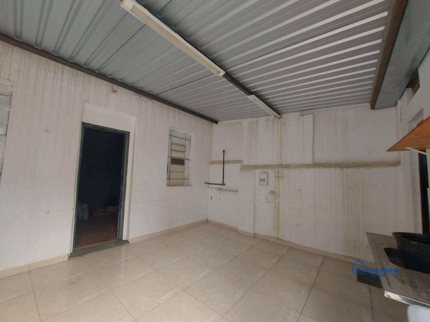 Casa para alugar com 12 quartos, 350m² - Foto 12