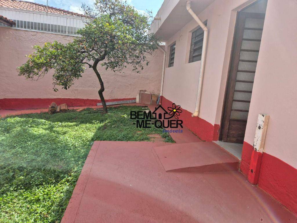 Casa à venda e aluguel com 3 quartos, 200m² - Foto 1