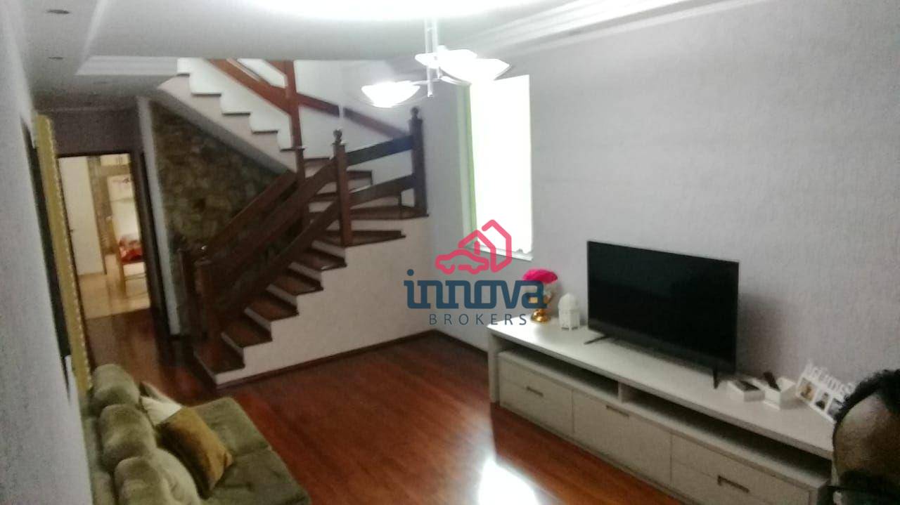 Sobrado à venda e aluguel com 4 quartos, 220m² - Foto 1