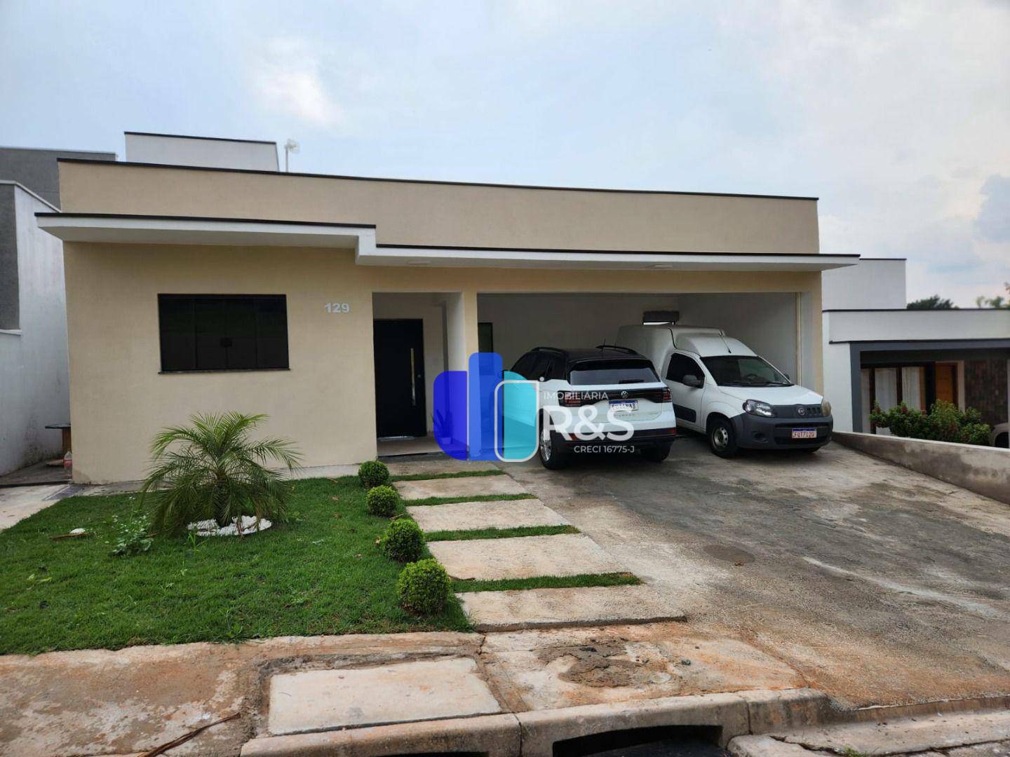 Casa de Condomínio à venda e aluguel com 3 quartos, 162m² - Foto 1