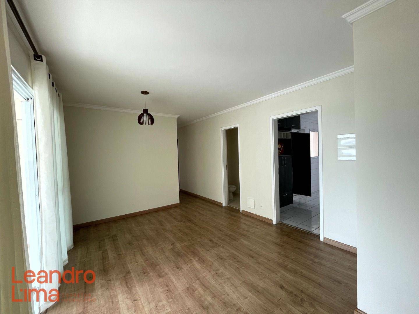 Apartamento para alugar com 3 quartos, 86m² - Foto 2