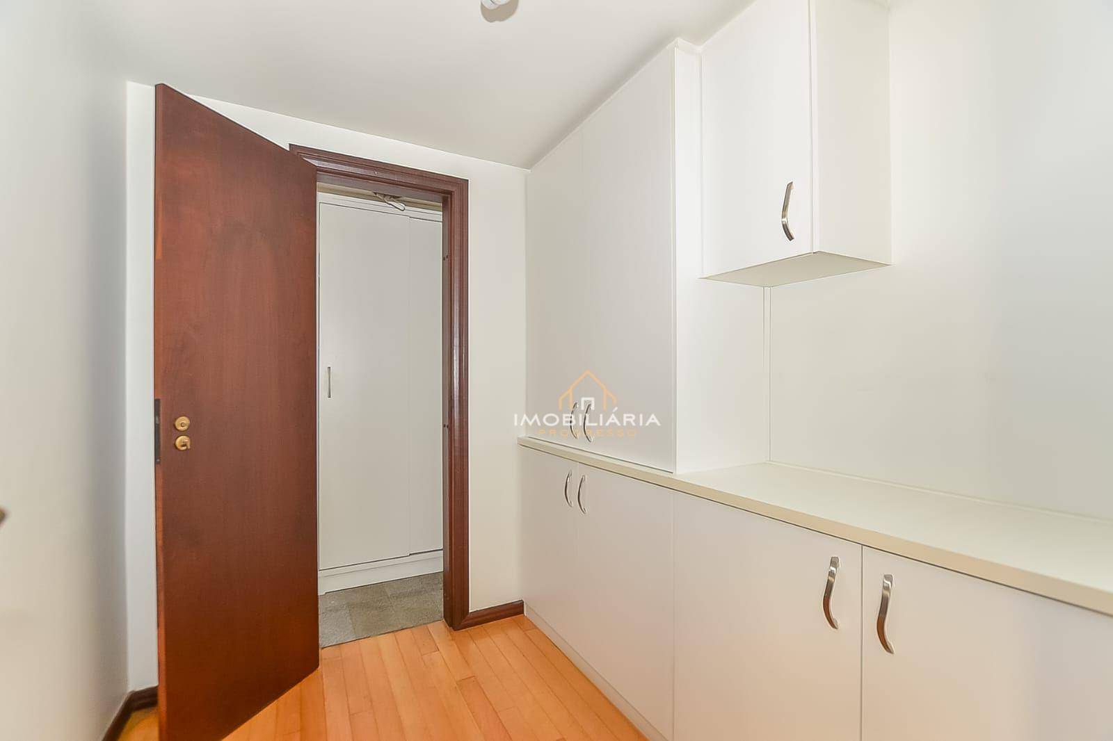 Apartamento à venda com 3 quartos, 179m² - Foto 21