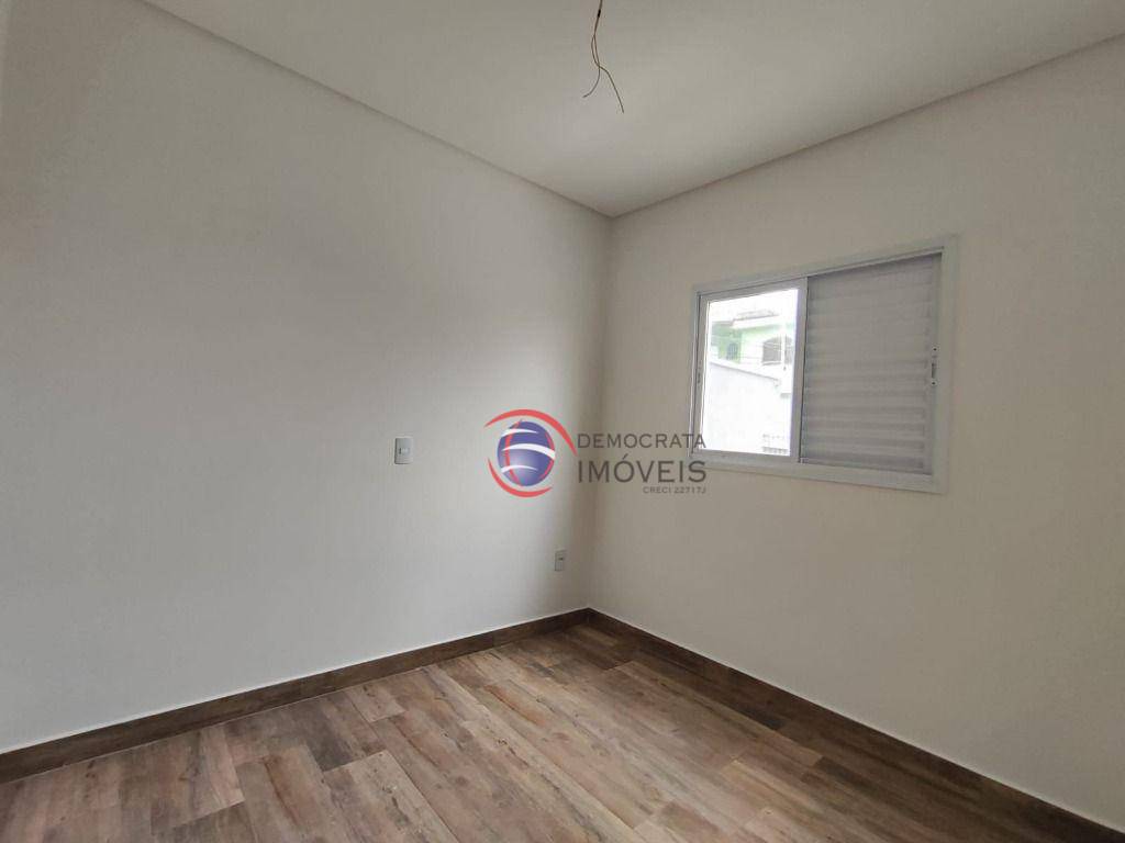 Sobrado à venda com 2 quartos, 90m² - Foto 4