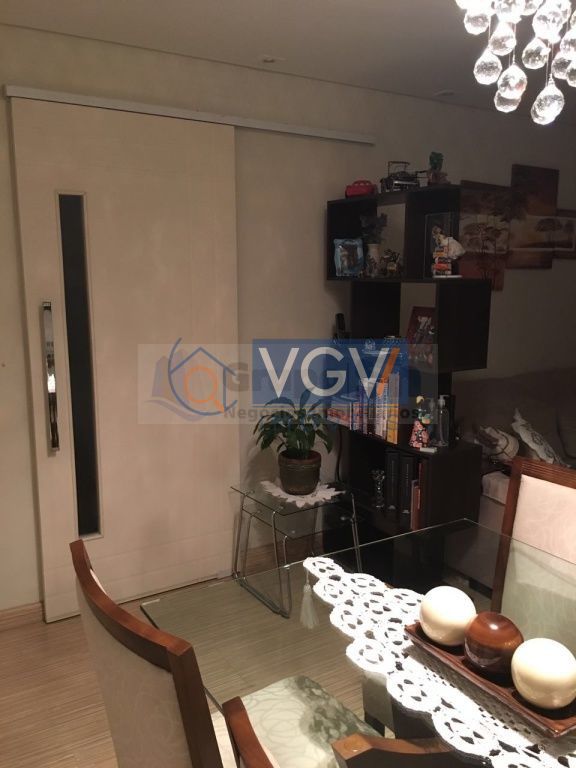 Apartamento à venda com 2 quartos, 67m² - Foto 1