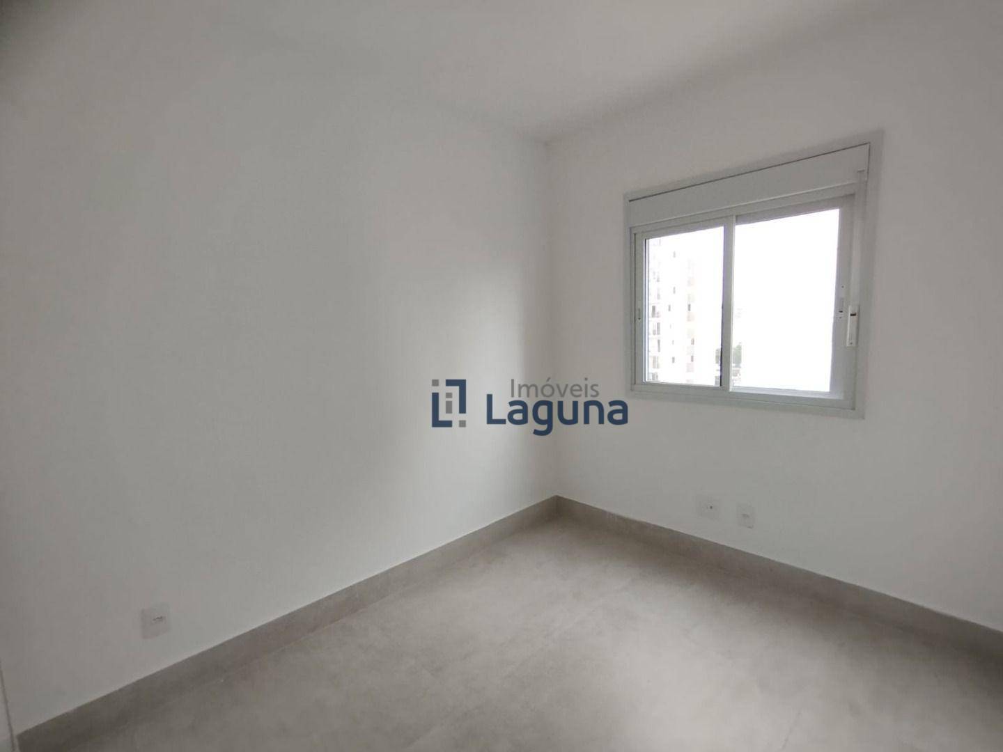 Apartamento para alugar com 2 quartos, 70m² - Foto 9