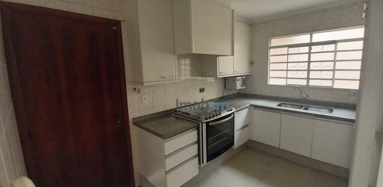 Casa à venda e aluguel com 3 quartos, 222m² - Foto 20