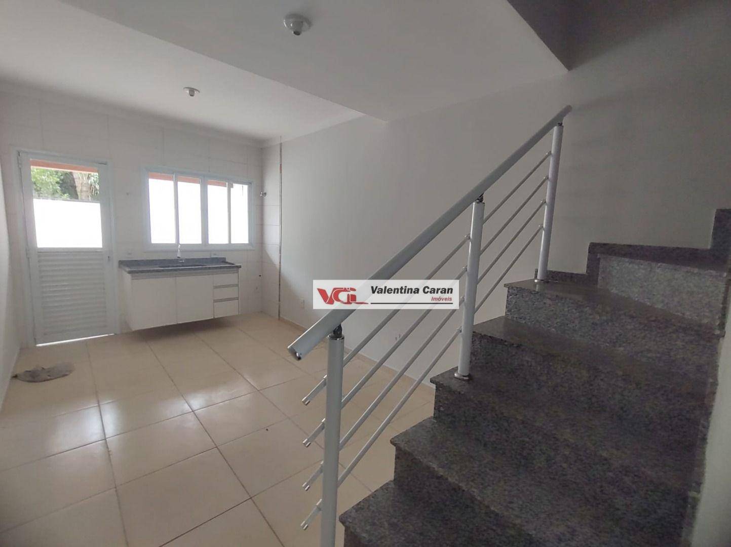 Sobrado à venda com 2 quartos, 70m² - Foto 2