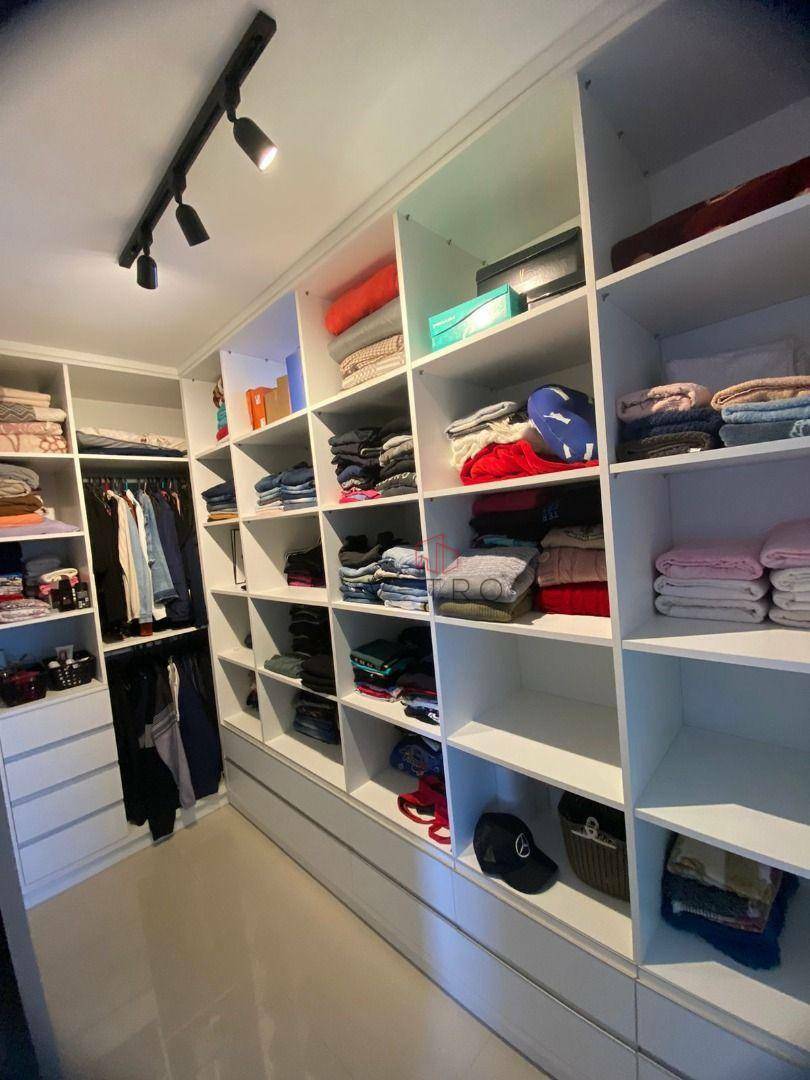 Casa à venda com 3 quartos, 300m² - Foto 7