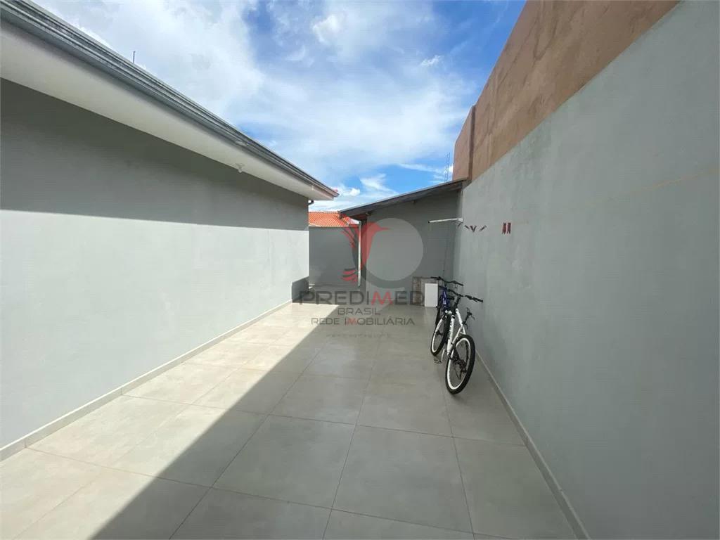 Casa à venda com 2 quartos, 152m² - Foto 2