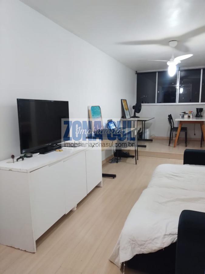 Apartamento à venda com 2 quartos, 75m² - Foto 4