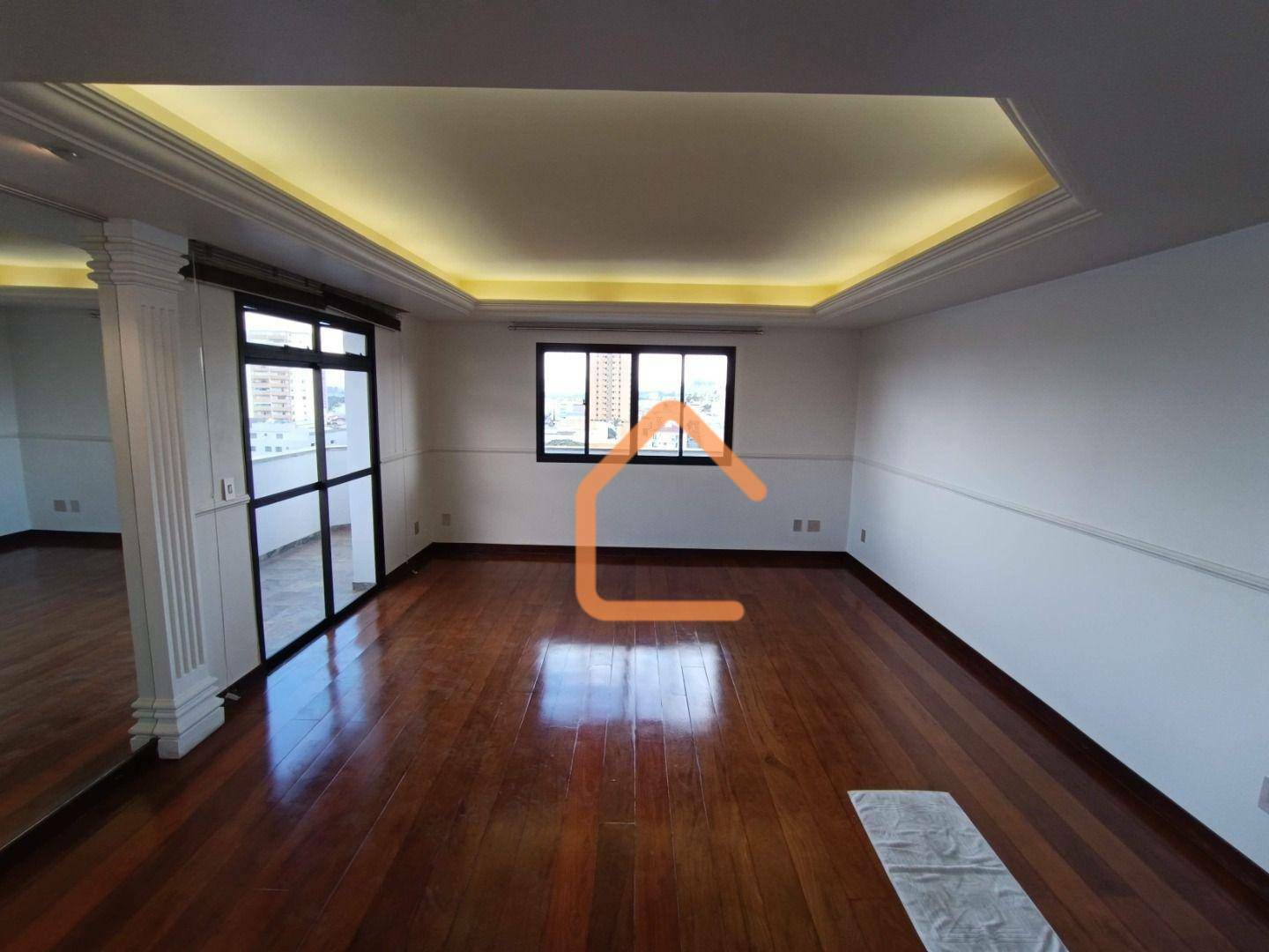 Apartamento à venda com 3 quartos, 227m² - Foto 5