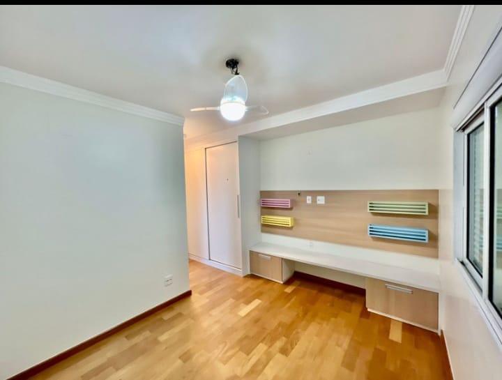 Apartamento à venda com 3 quartos, 180m² - Foto 14