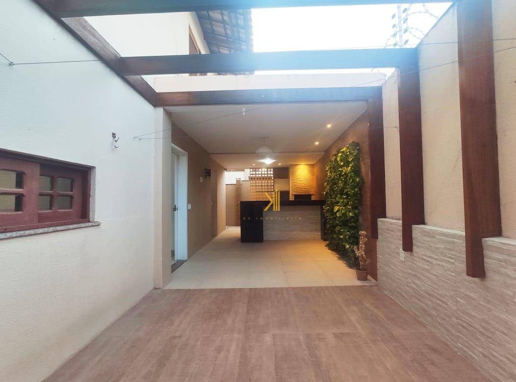 Casa à venda com 4 quartos, 199m² - Foto 15