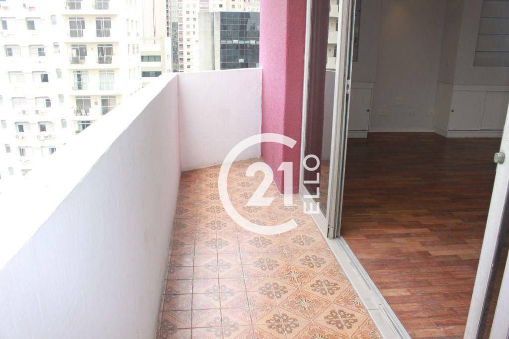 Apartamento para alugar com 3 quartos, 197m² - Foto 13