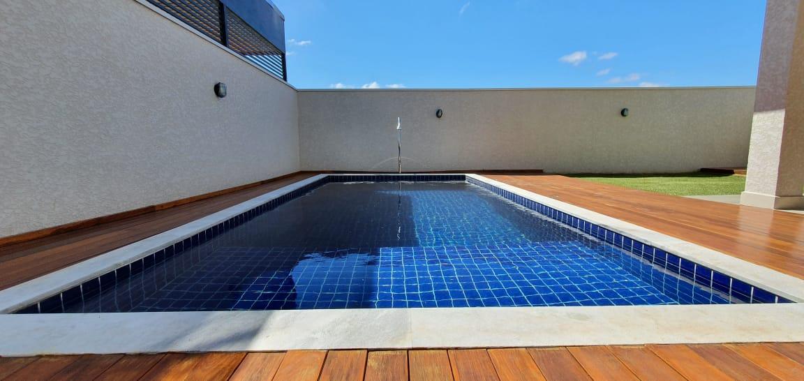 Casa de Condomínio à venda e aluguel com 3 quartos, 240m² - Foto 19