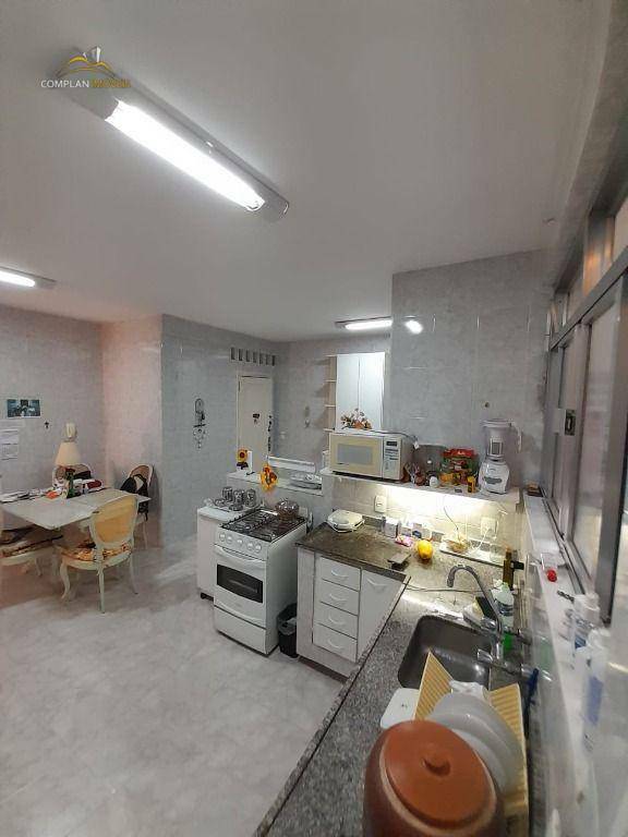 Apartamento à venda com 3 quartos, 150m² - Foto 17