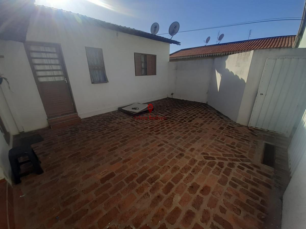 Casa à venda com 5 quartos, 160m² - Foto 3