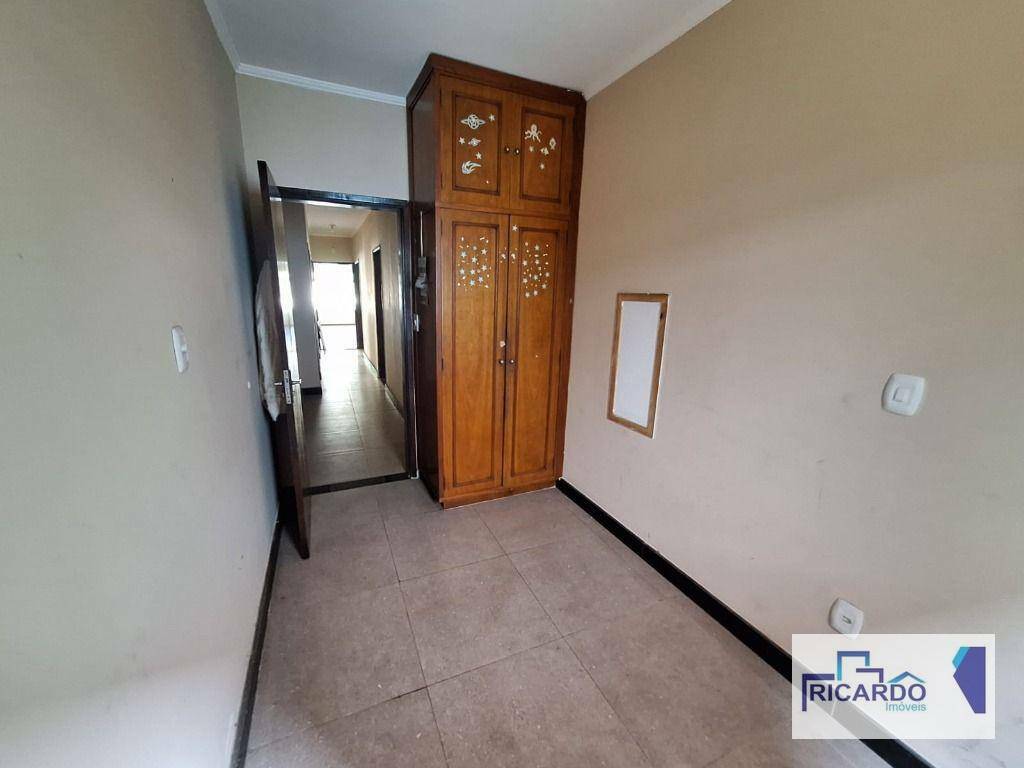 Casa à venda com 4 quartos, 300m² - Foto 22