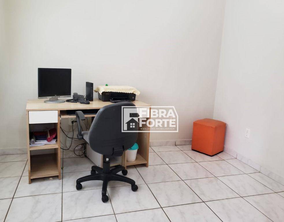 Casa à venda com 3 quartos, 217m² - Foto 14