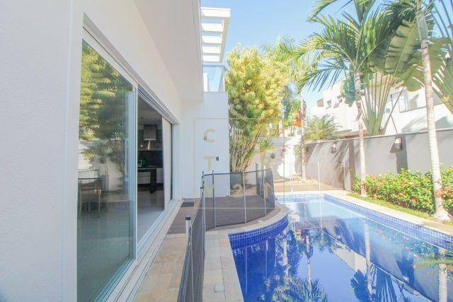 Casa de Condomínio à venda com 3 quartos, 388m² - Foto 48