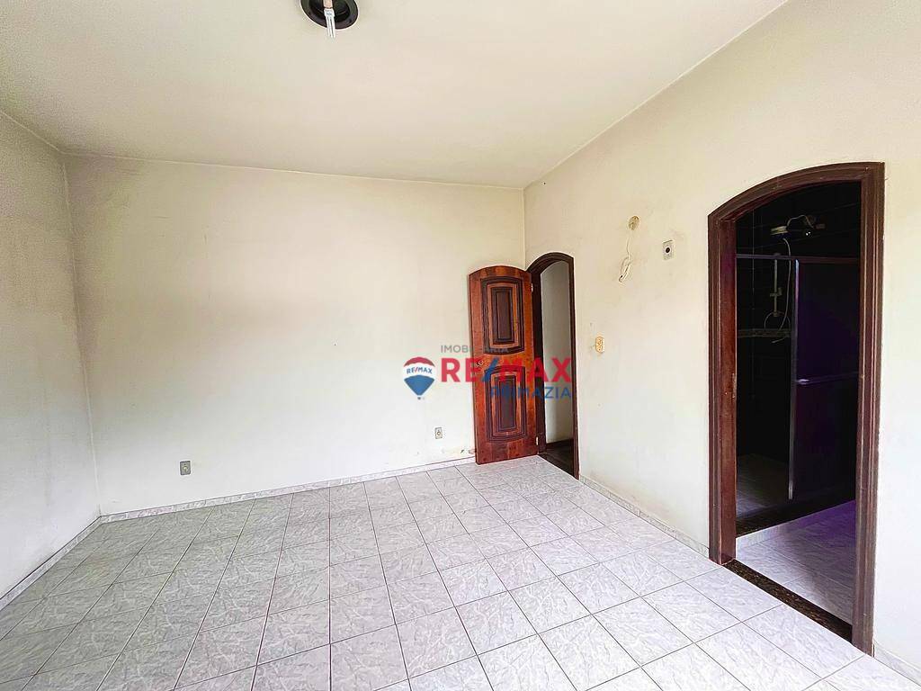 Casa à venda com 3 quartos, 342m² - Foto 9