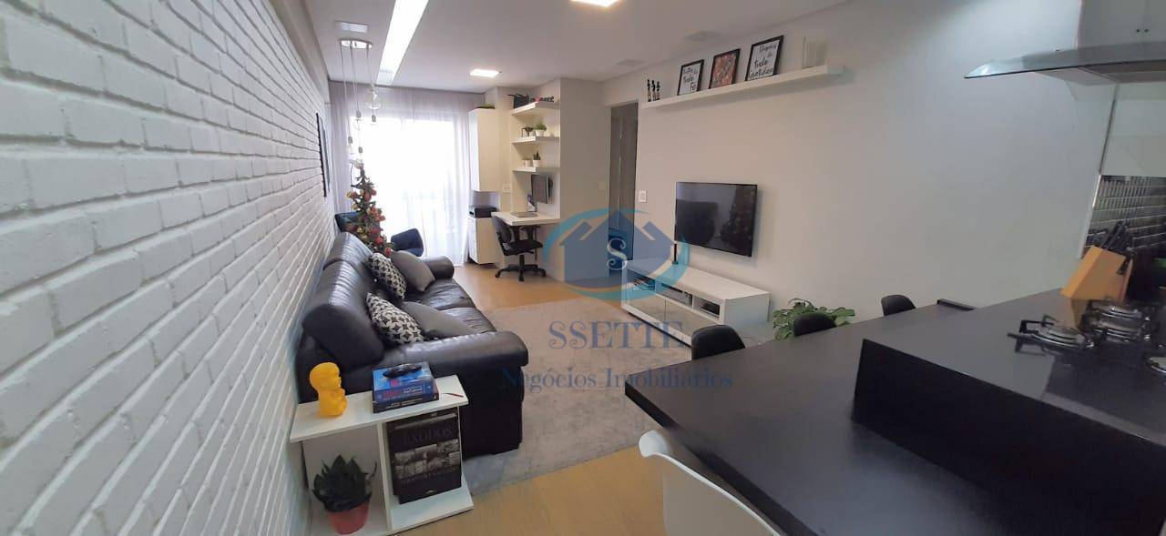 Apartamento à venda com 3 quartos, 72m² - Foto 1