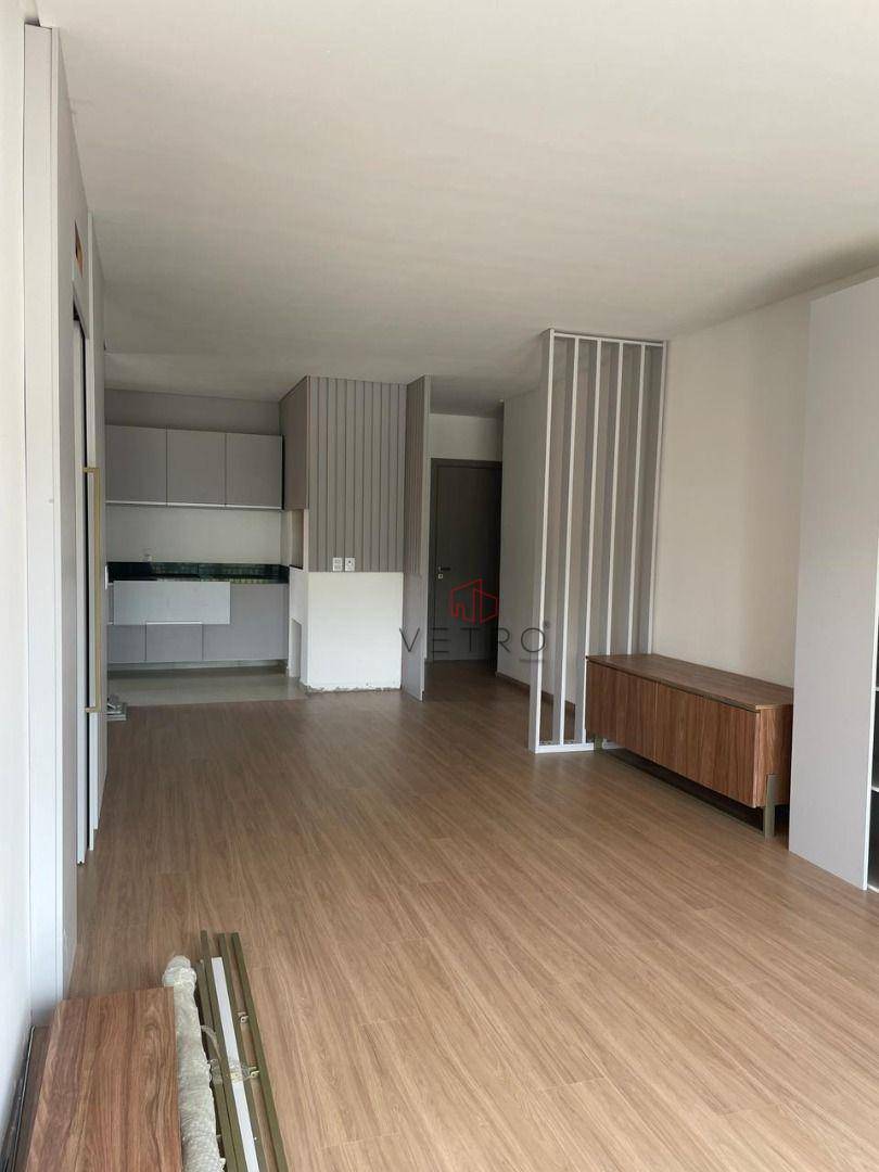 Apartamento à venda com 2 quartos, 79m² - Foto 2